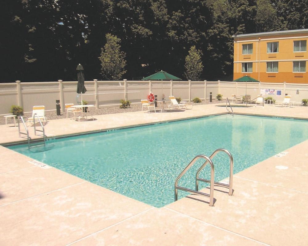 La Quinta By Wyndham Danbury Hotel Eksteriør billede