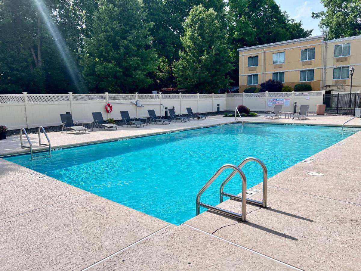 La Quinta By Wyndham Danbury Hotel Eksteriør billede