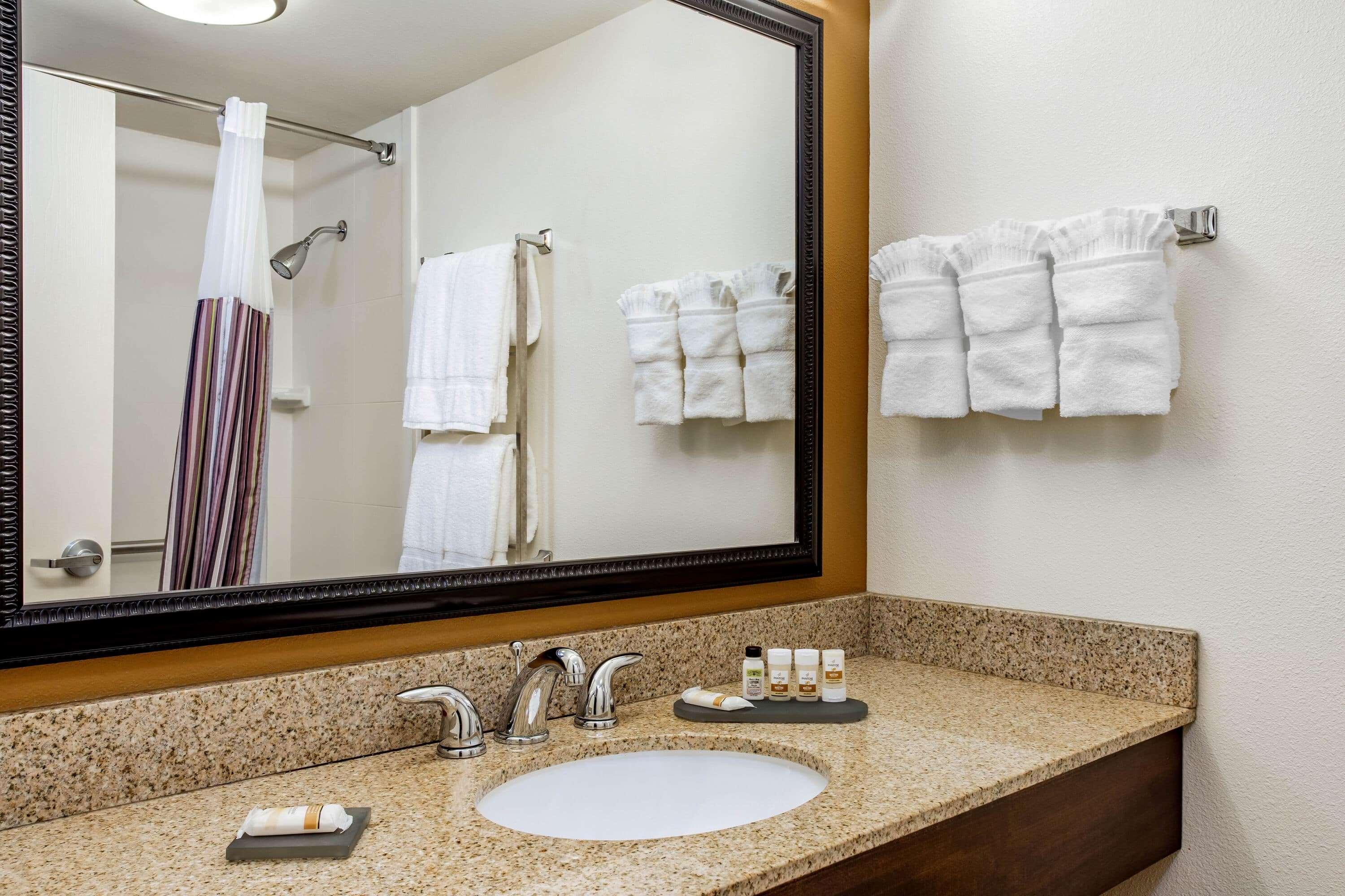 La Quinta By Wyndham Danbury Hotel Eksteriør billede